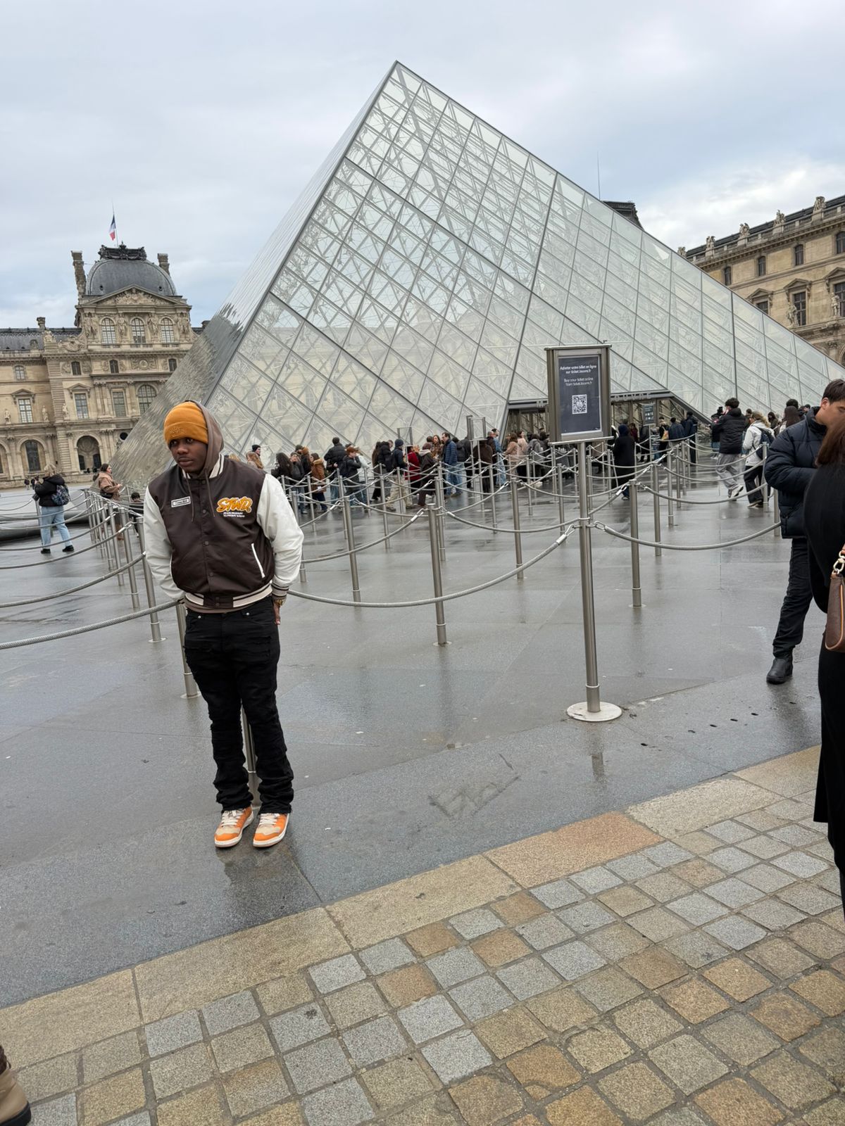 Bensy Tibiden en voyage